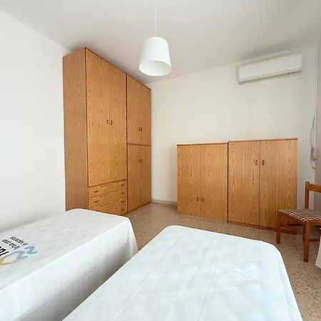 Se235 - Senigallia, Ampio Trilocale Con Corte Attrezzata Roncitelli