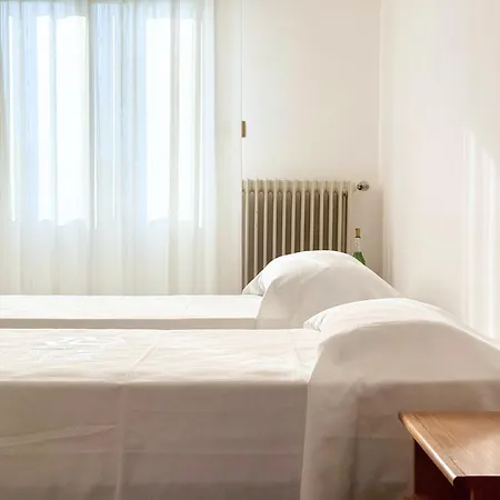 Se235 - Senigallia, Ampio Trilocale Con Corte Attrezzata