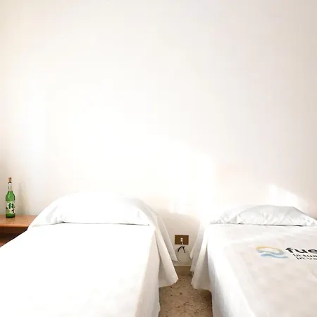 Se235 - Senigallia, Ampio Trilocale Con Corte Attrezzata Apartment